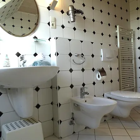 Specht - Haus Grauer Esel -4- *